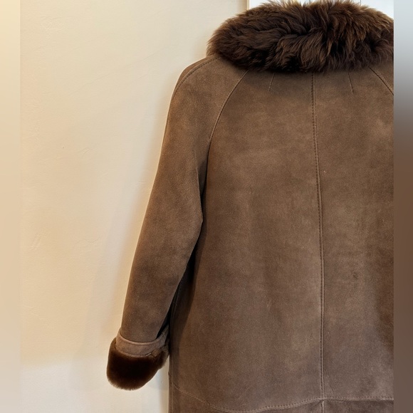 Vintage Brown Suede Coat with Fur Trim - Picture 9 of 10